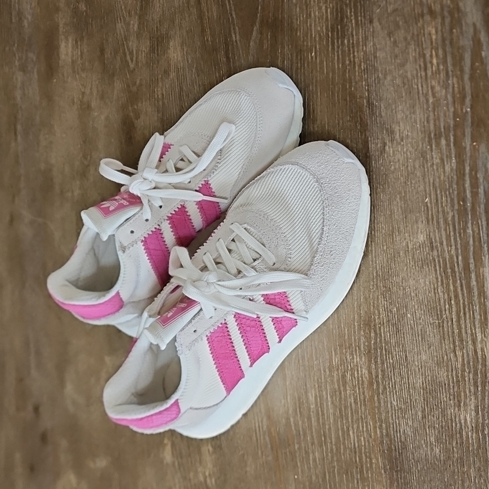 Adidas Sneakers